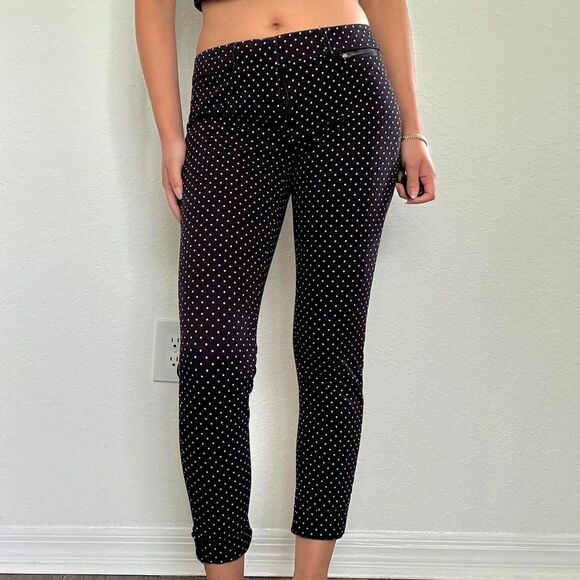 Early 2010s Banana Republic Sloan black capri pants - Picture 1 of 6